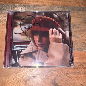 Signed Red (Taylor’s Version) CD